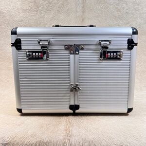 Aluminum Professional Beauty Makeup Case Locking